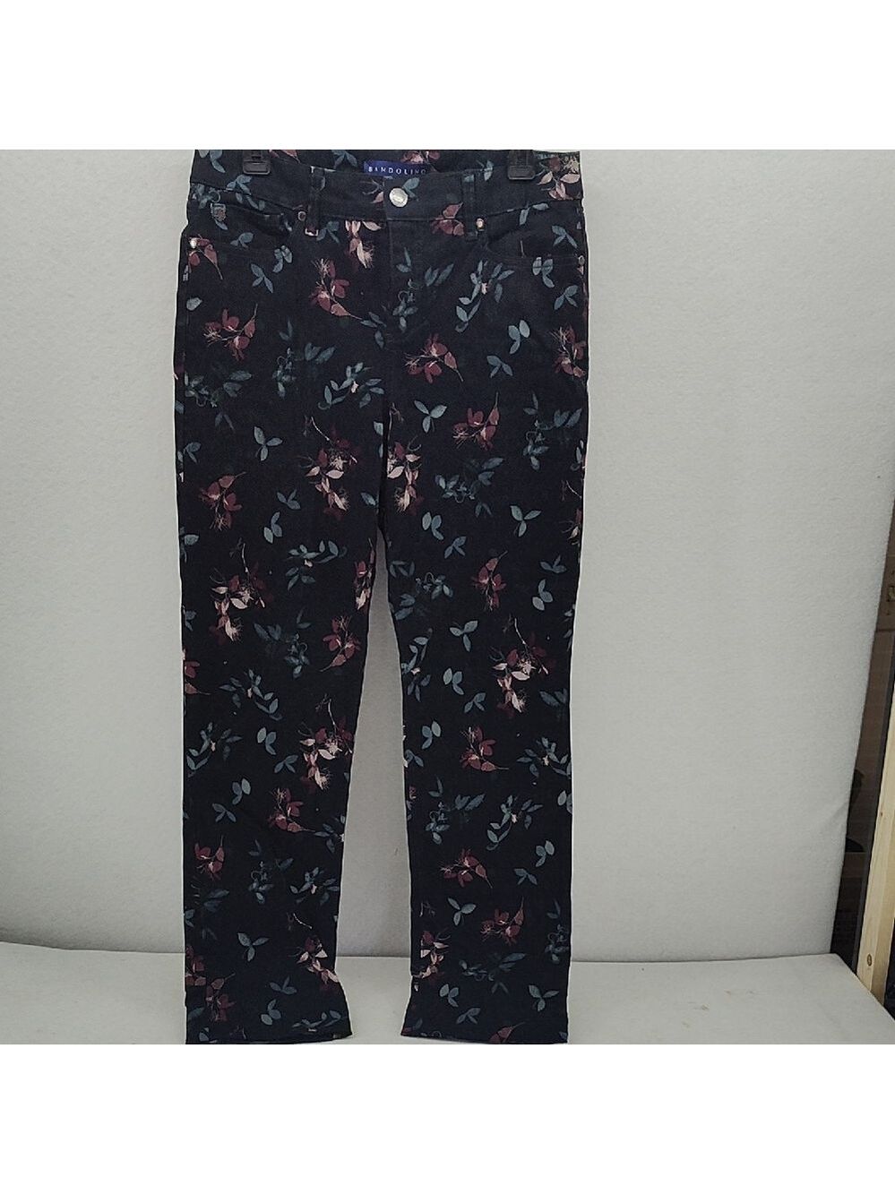 Bandolino Women's Straight Leg Jeans - Floral Print